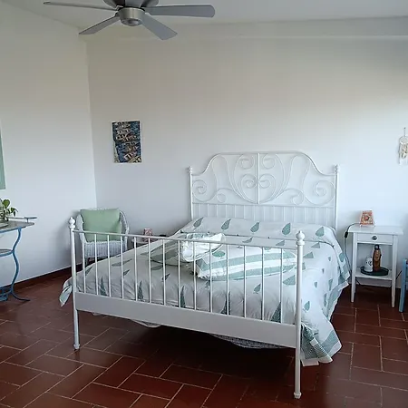 Le Finestre Sul Mare Bed & Breakfast